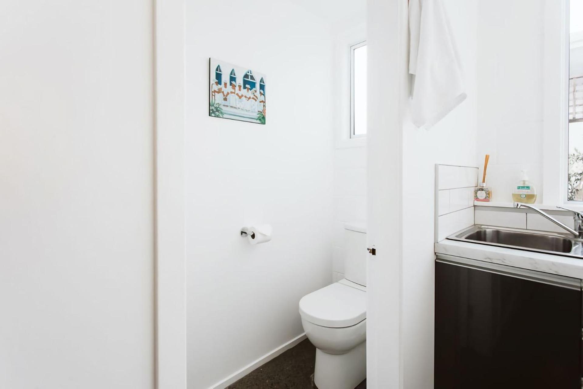 Surf Fitzroy Pet Friendly Villa New Plymouth Exterior photo